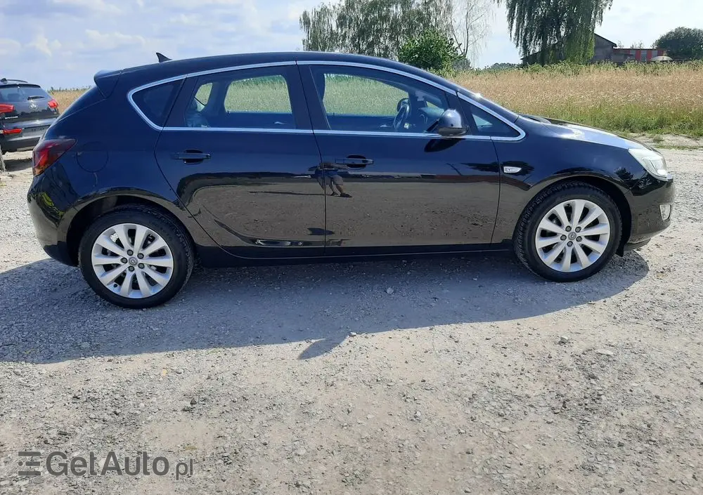 OPEL Astra 1.4 T Cosmo