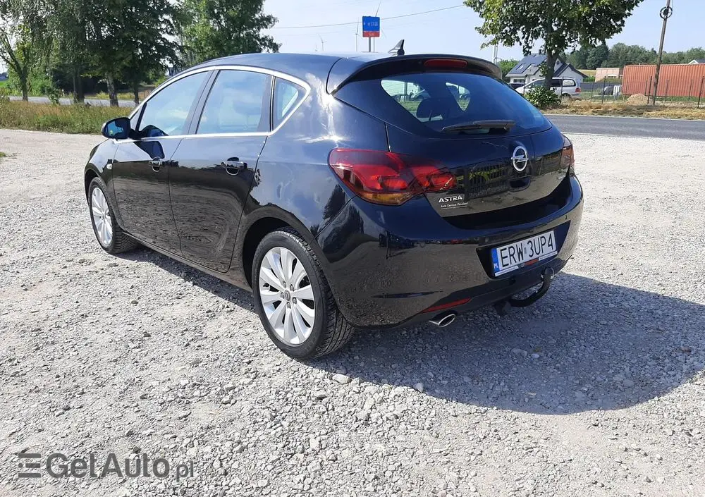 OPEL Astra 1.4 T Cosmo