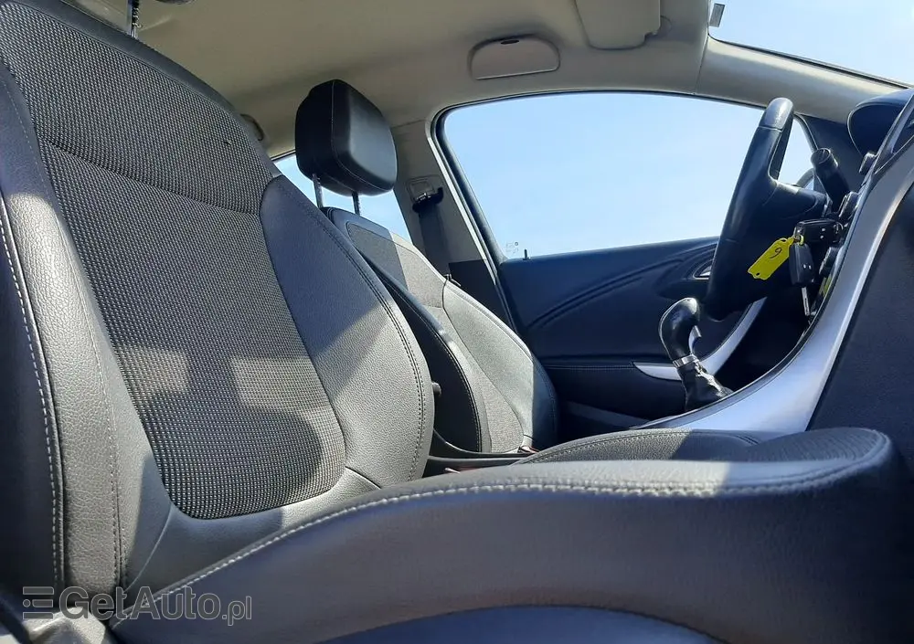 OPEL Astra 1.4 T Cosmo