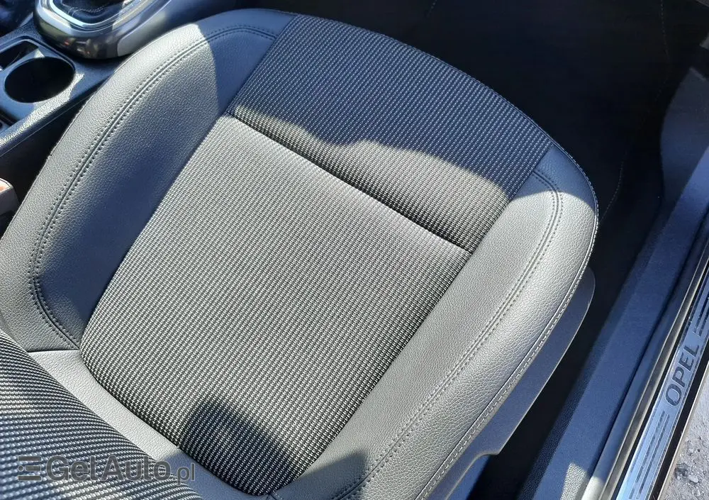 OPEL Astra 1.4 T Cosmo