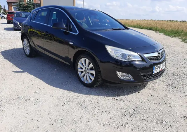 OPEL Astra 1.4 T Cosmo