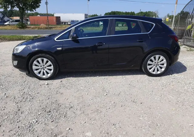 OPEL Astra 1.4 T Cosmo