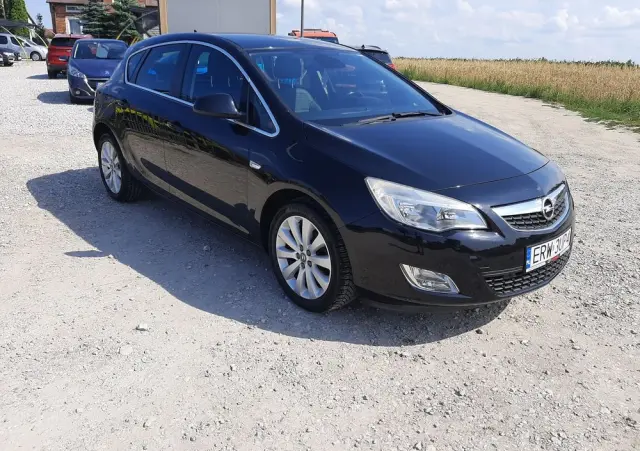 OPEL Astra 1.4 T Cosmo
