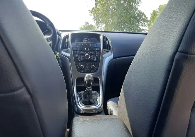 OPEL Astra 1.4 T Cosmo