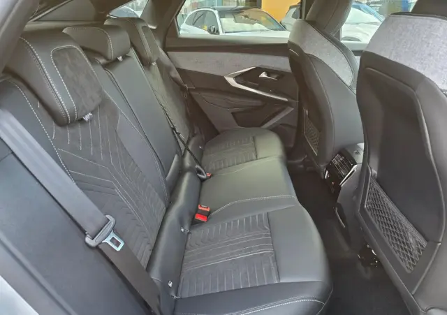 PEUGEOT 3008 1.2 PureTech mHEV GT E-DCS6