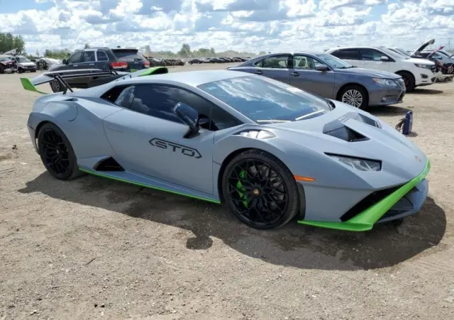 LAMBORGHINI Huracan 