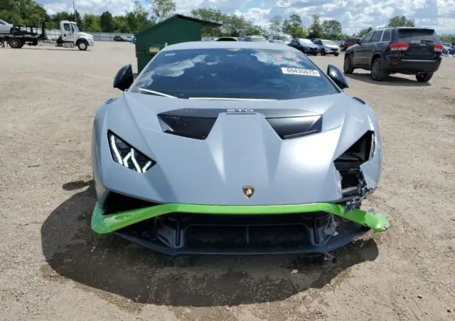 LAMBORGHINI Huracan 
