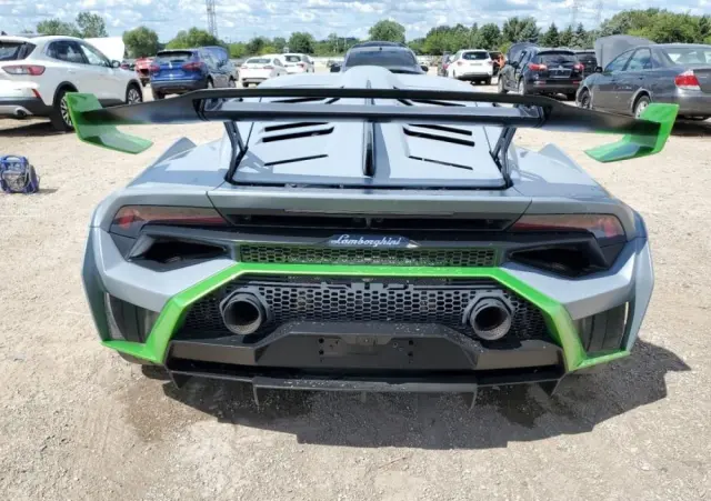 LAMBORGHINI Huracan 