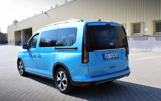 FORD Tourneo Connect 2.0 EcoBlue Active