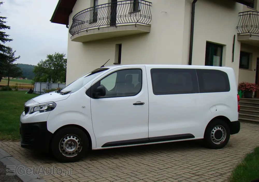 PEUGEOT Traveller 
