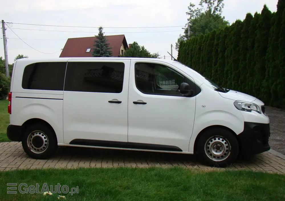 PEUGEOT Traveller 
