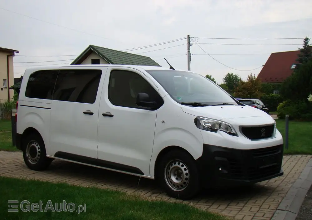 PEUGEOT Traveller 
