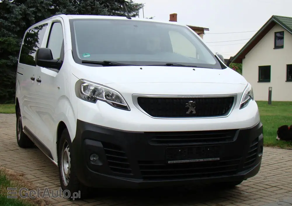 PEUGEOT Traveller 