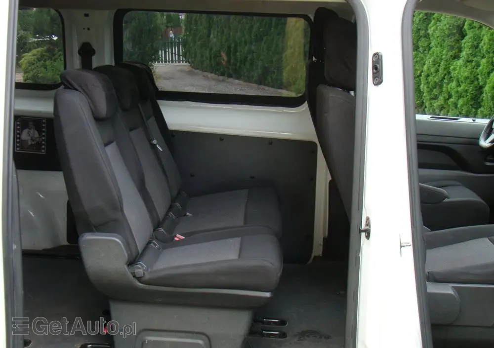 PEUGEOT Traveller 