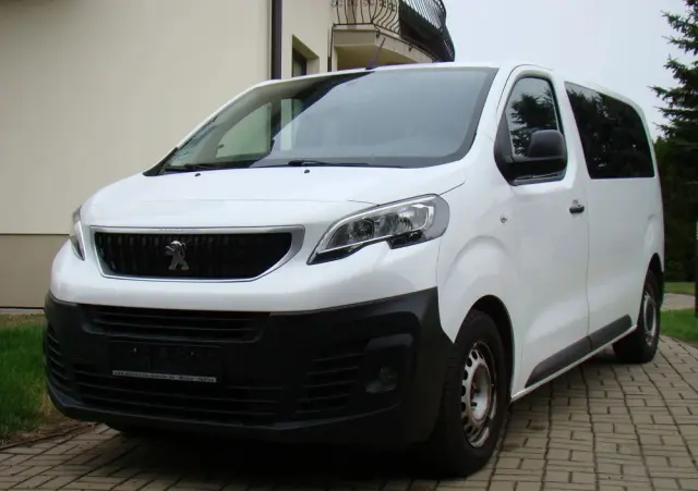 PEUGEOT Traveller 