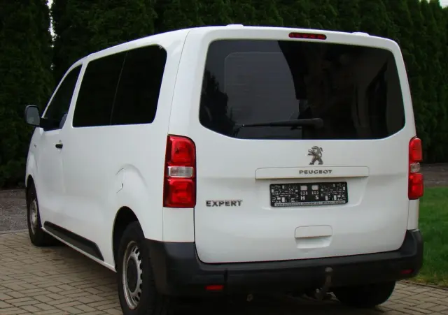 PEUGEOT Traveller 