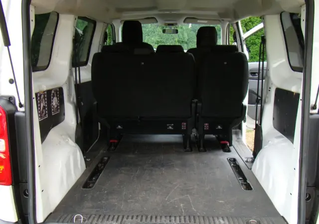 PEUGEOT Traveller 