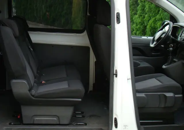 PEUGEOT Traveller 
