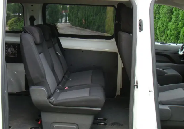 PEUGEOT Traveller 