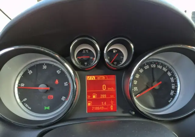 OPEL Astra 2.0 CDTI DPF SportsTourer Exklusiv