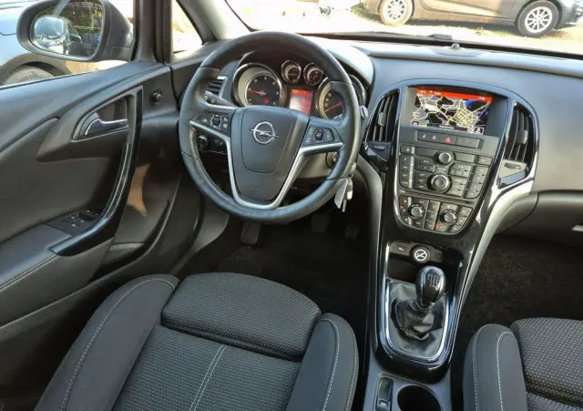 OPEL Astra 2.0 CDTI DPF SportsTourer Exklusiv