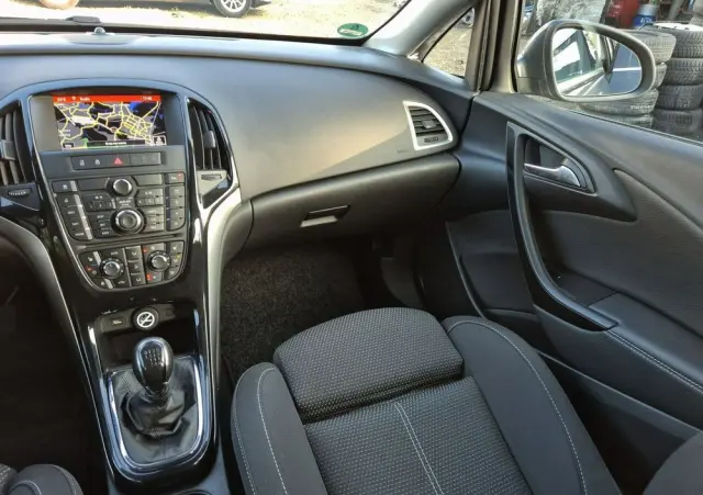 OPEL Astra 2.0 CDTI DPF SportsTourer Exklusiv