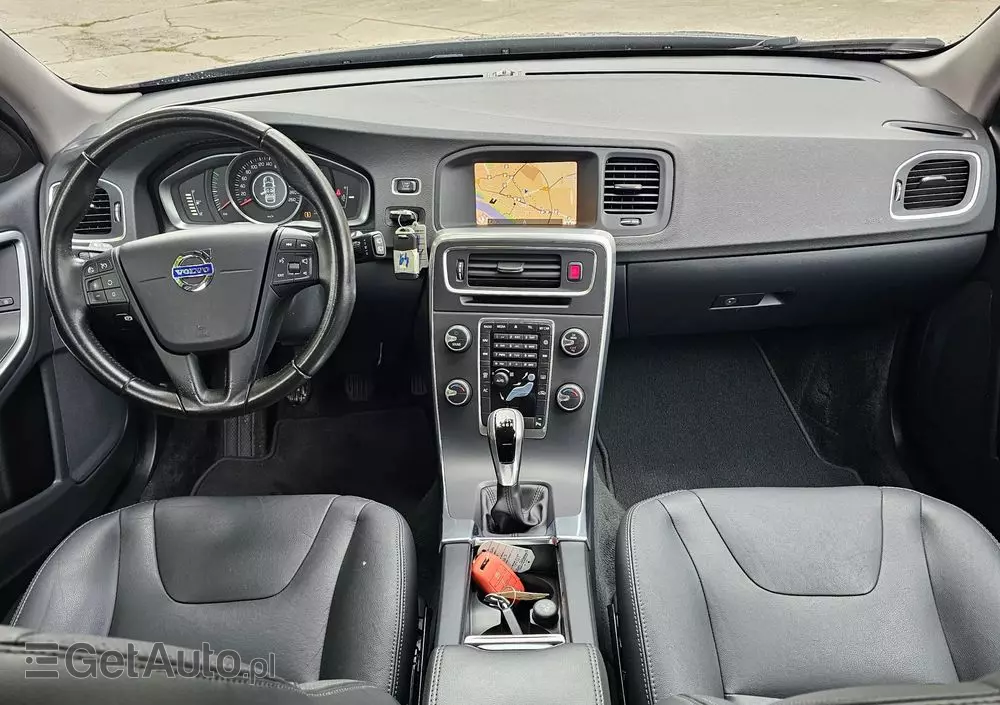 VOLVO V60 D2 Drive-E Momentum