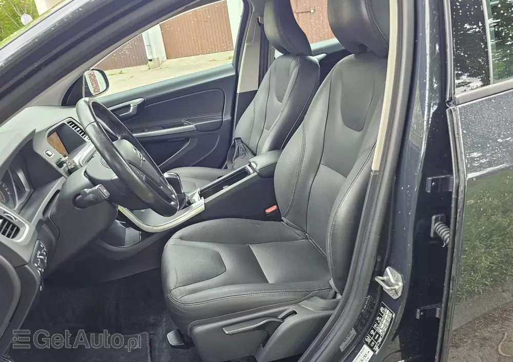 VOLVO V60 D2 Drive-E Momentum