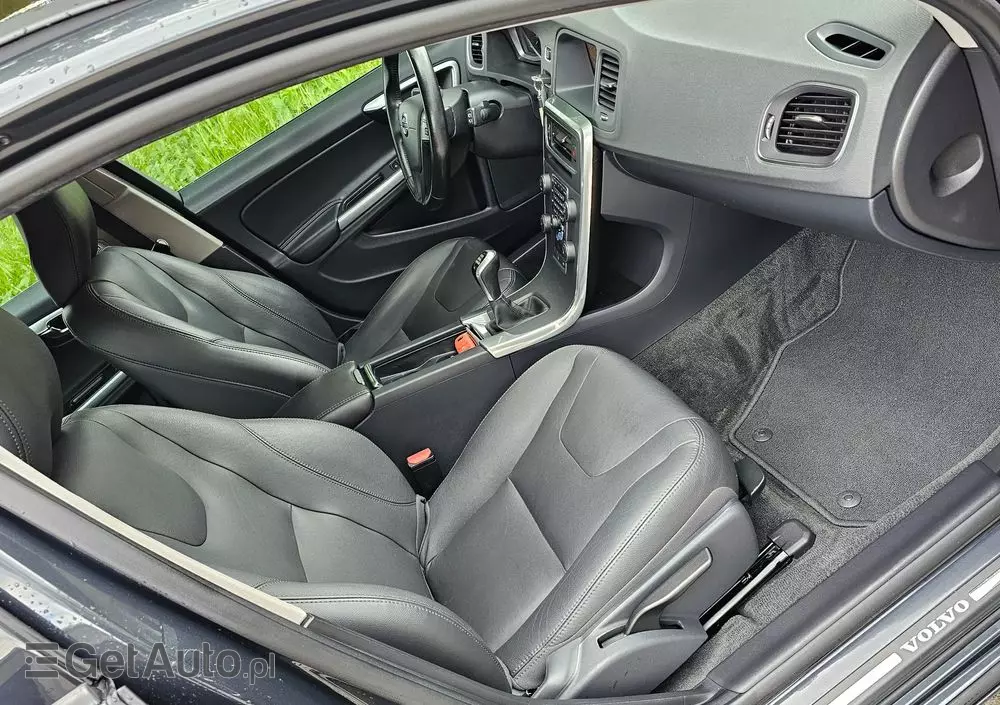 VOLVO V60 D2 Drive-E Momentum