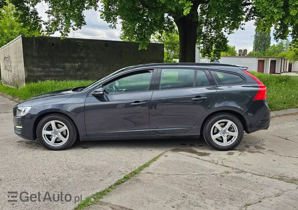 VOLVO V60 D2 Drive-E Momentum