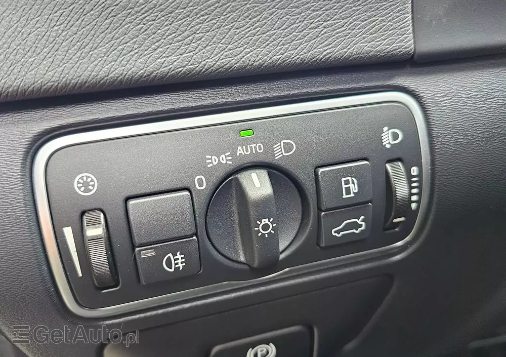 VOLVO V60 D2 Drive-E Momentum