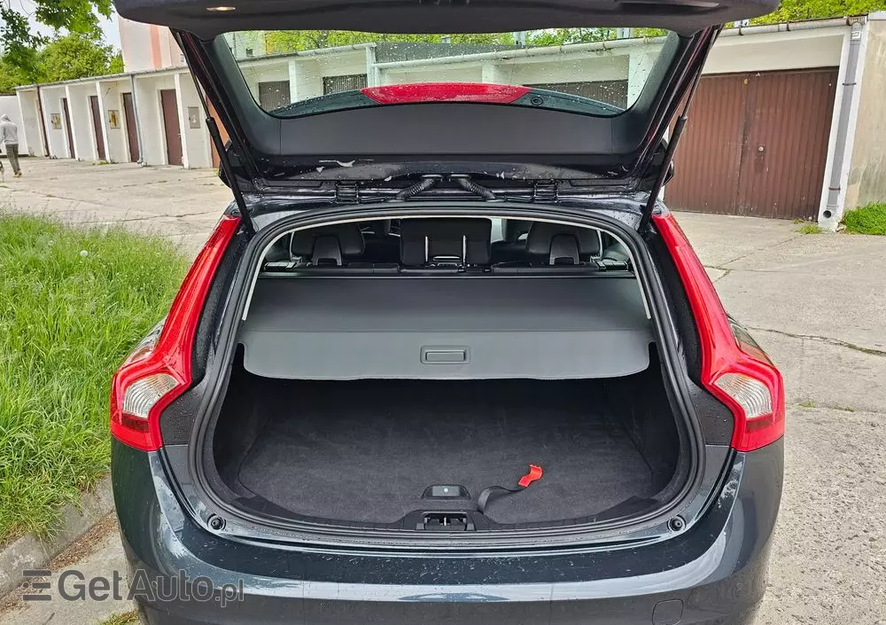 VOLVO V60 D2 Drive-E Momentum