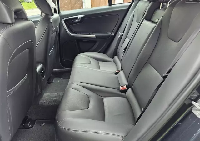 VOLVO V60 D2 Drive-E Momentum