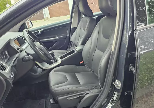 VOLVO V60 D2 Drive-E Momentum