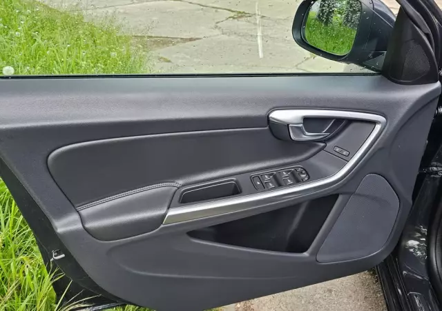 VOLVO V60 D2 Drive-E Momentum