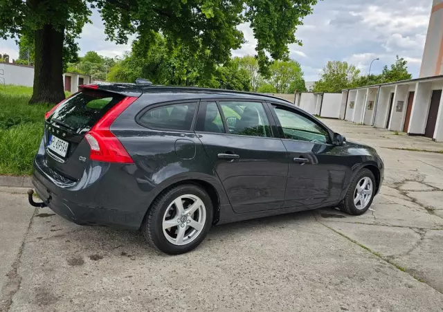 VOLVO V60 D2 Drive-E Momentum