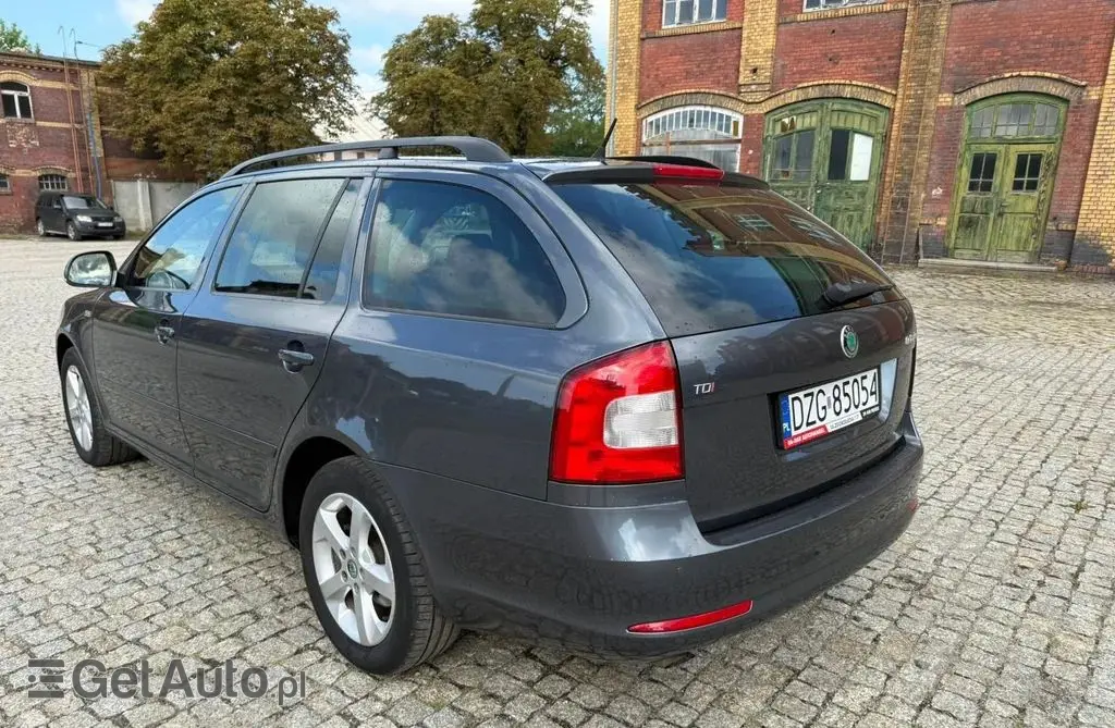 SKODA Octavia 