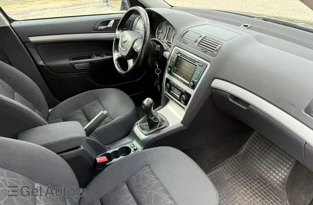 SKODA Octavia 