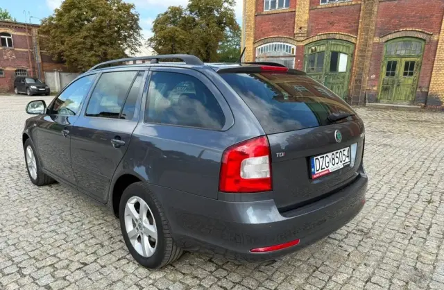 SKODA Octavia 
