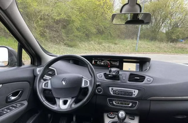 RENAULT Scenic 