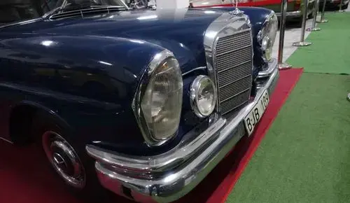 MERCEDES-BENZ 220sb 