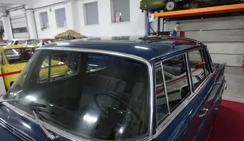 MERCEDES-BENZ 220sb 