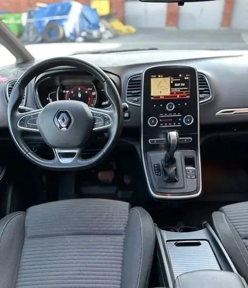 RENAULT Grand Scenic 