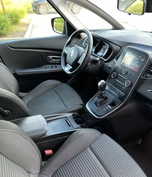 RENAULT Grand Scenic 