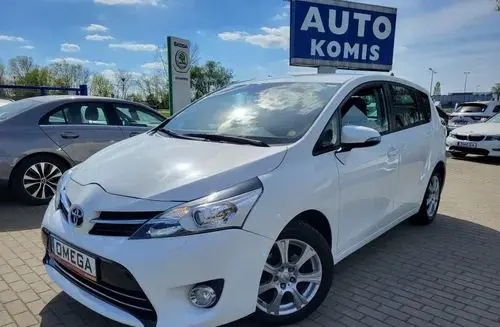 TOYOTA Verso 