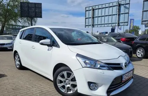 TOYOTA Verso 