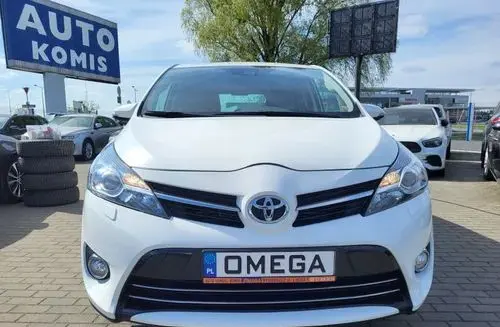 TOYOTA Verso 