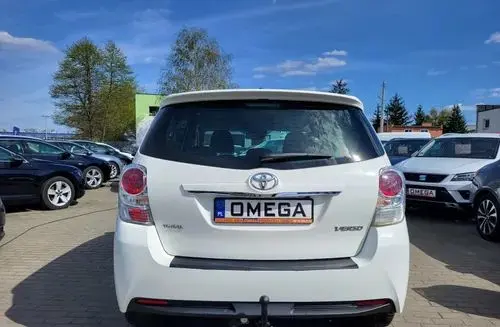 TOYOTA Verso 