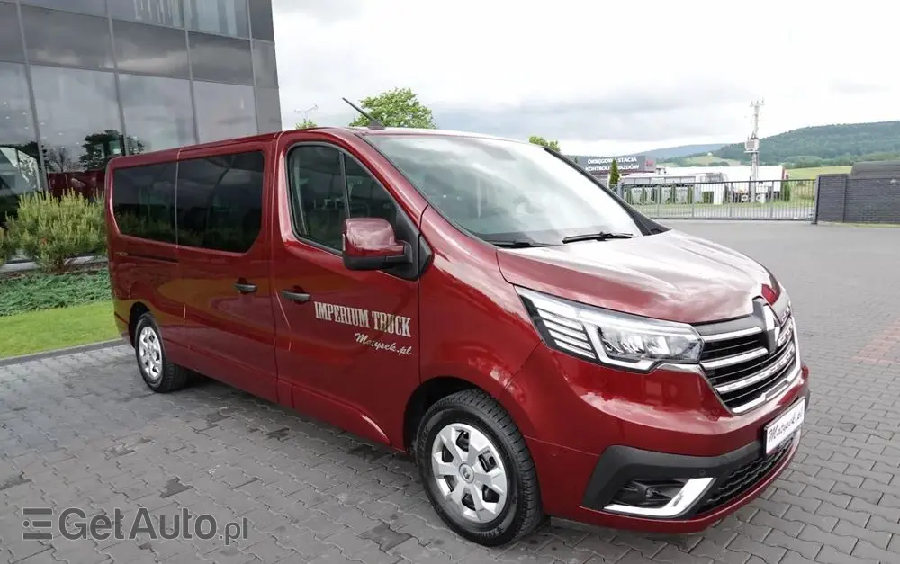 RENAULT TRAFIC III / BUS / 9 MIEJSC / 2022 ROK / PIERWSZY WŁAŚCICIEL / SERWISOWANY 