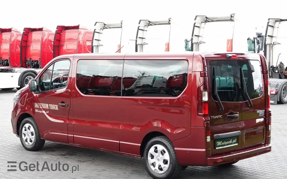 RENAULT TRAFIC III / BUS / 9 MIEJSC / 2022 ROK / PIERWSZY WŁAŚCICIEL / SERWISOWANY 